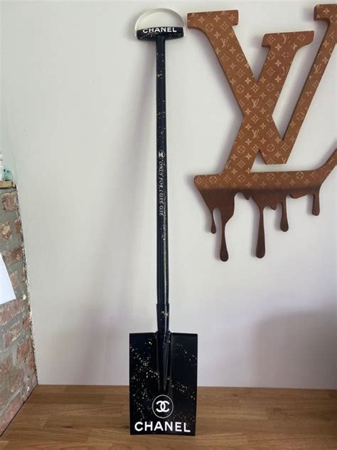 chanel shovel